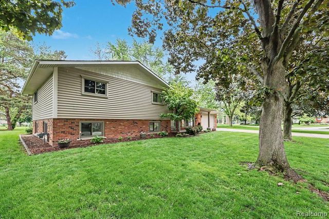 13555 Terry Drive, Utica, MI 48315