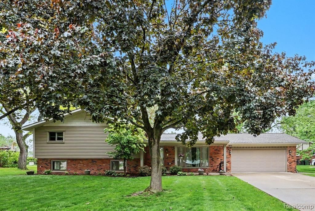 13555 Terry Drive, Utica, MI 48315
