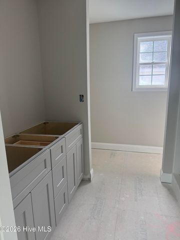 565 S Glover Street, Southern Pines, NC 28387