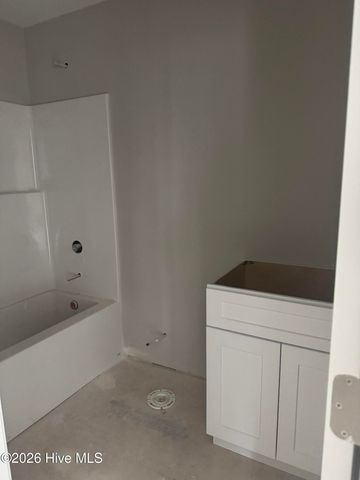 565 S Glover Street, Southern Pines, NC 28387