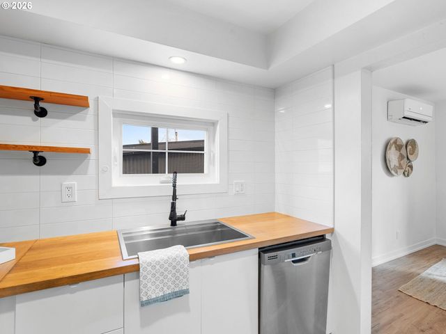 3543 Se 64TH Ave, Portland, OR 97206