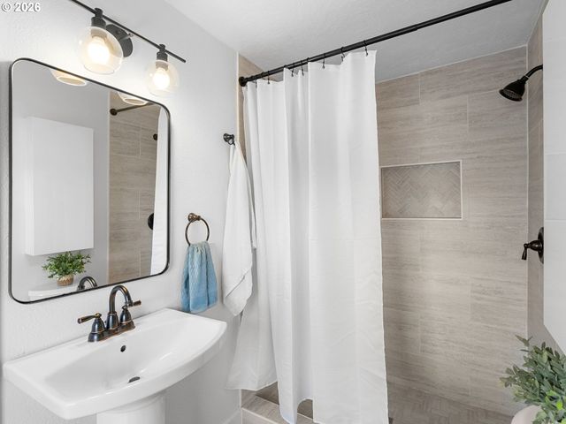 3543 Se 64TH Ave, Portland, OR 97206