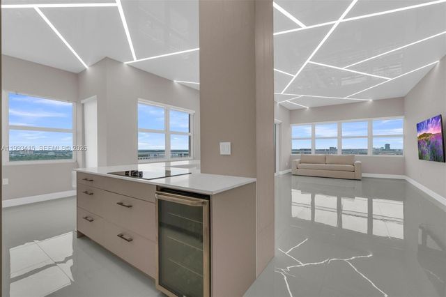 18011 Biscayne Blvd PH04, Aventura, FL 33160