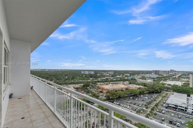 18011 Biscayne Blvd PH04, Aventura, FL 33160