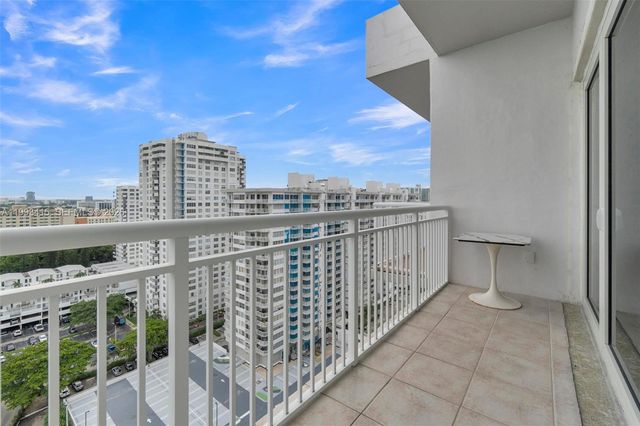 18011 Biscayne Blvd PH04, Aventura, FL 33160