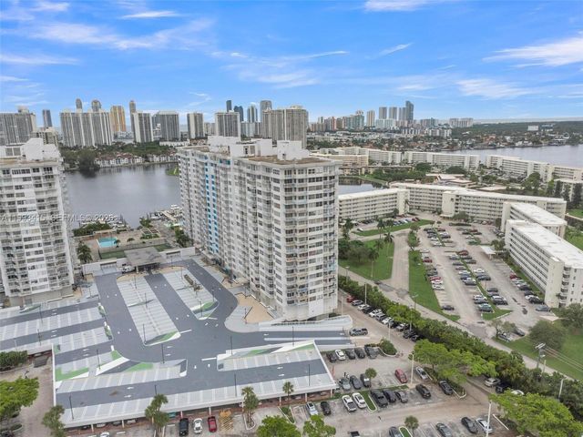 18011 Biscayne Blvd PH04, Aventura, FL 33160