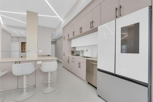 18011 Biscayne Blvd PH04, Aventura, FL 33160