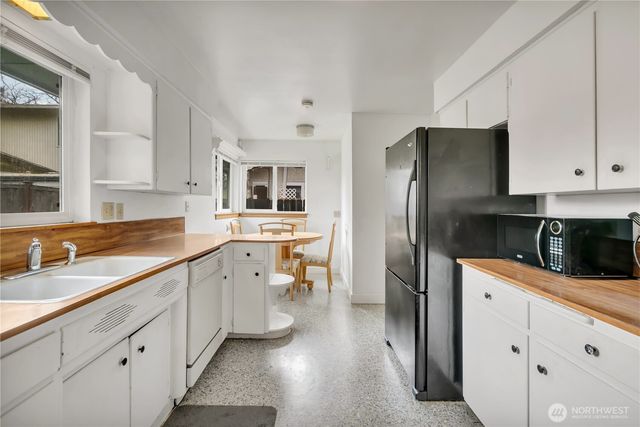 924 7th Avenue NW, Puyallup, WA 98371