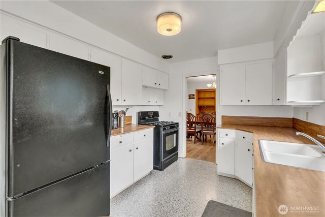 924 7th Avenue NW, Puyallup, WA 98371