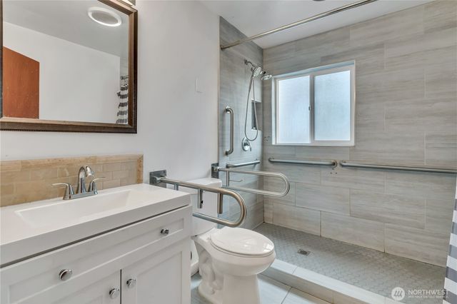 924 7th Avenue NW, Puyallup, WA 98371