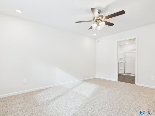 9910 Sequoyah Cove Drive SE, Owens Cross Roads, AL 35763