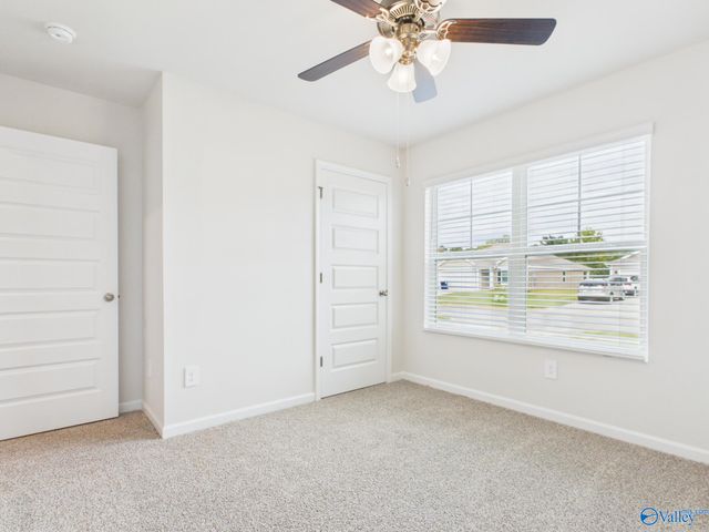 9910 Sequoyah Cove Drive SE, Owens Cross Roads, AL 35763