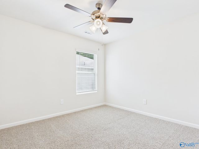 9910 Sequoyah Cove Drive SE, Owens Cross Roads, AL 35763