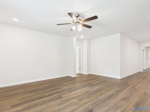 9910 Sequoyah Cove Drive SE, Owens Cross Roads, AL 35763