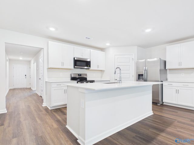 9910 Sequoyah Cove Drive SE, Owens Cross Roads, AL 35763