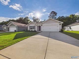9910 Sequoyah Cove Drive SE, Owens Cross Roads, AL 35763