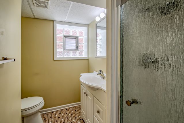 6651 N Oconto Avenue, Chicago, IL 60631