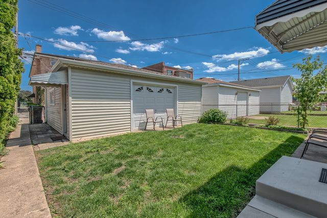 6651 N Oconto Avenue, Chicago, IL 60631