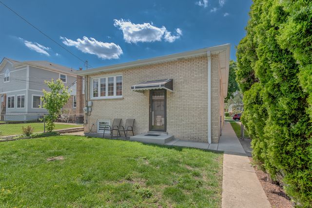 6651 N Oconto Avenue, Chicago, IL 60631