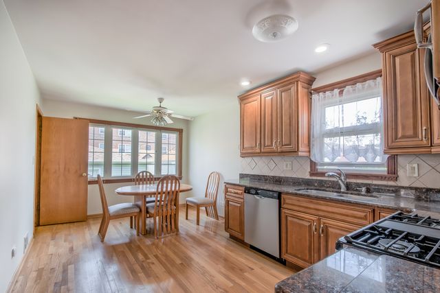 6651 N Oconto Avenue, Chicago, IL 60631