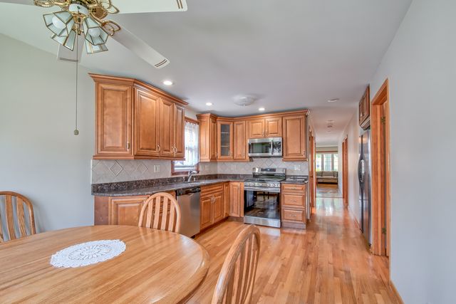 6651 N Oconto Avenue, Chicago, IL 60631