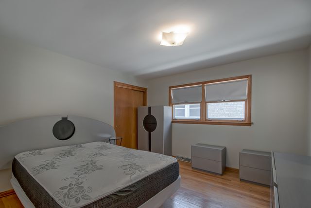 6651 N Oconto Avenue, Chicago, IL 60631