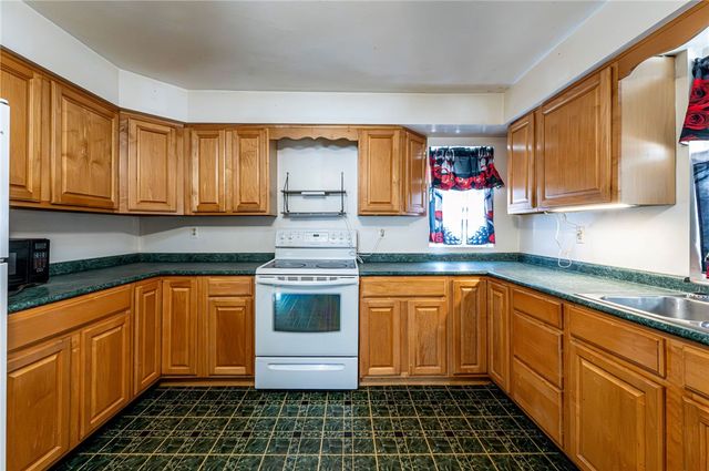 110 Barber Shop Alley, East Huntingdon, PA 15679