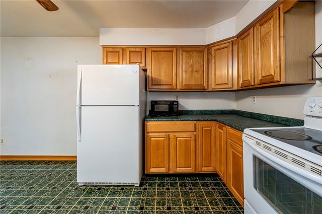 110 Barber Shop Alley, East Huntingdon, PA 15679