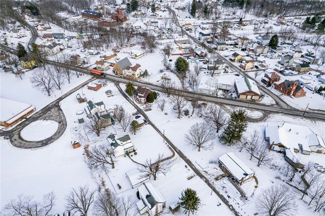 110 Barber Shop Alley, East Huntingdon, PA 15679