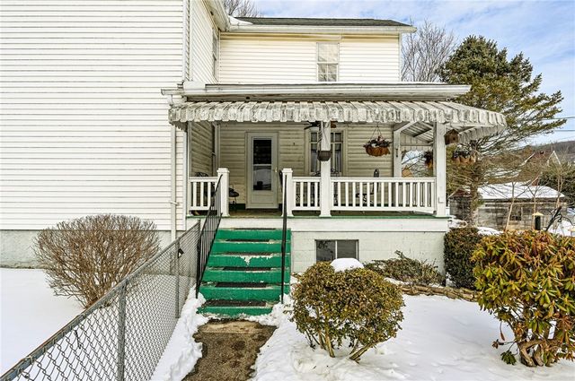 110 Barber Shop Alley, East Huntingdon, PA 15679