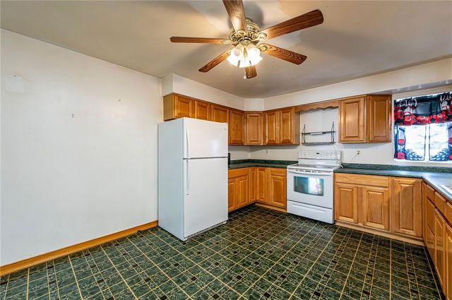 110 Barber Shop Alley, East Huntingdon, PA 15679