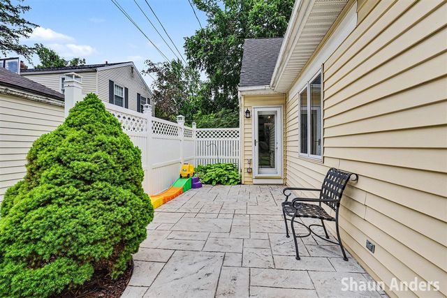 2627 Hall Street, Grand Rapids, MI 49506