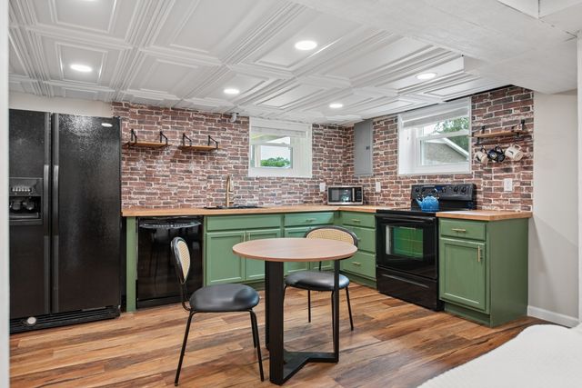 7965 Sawyer Brown Rd, Nashville, TN 37221