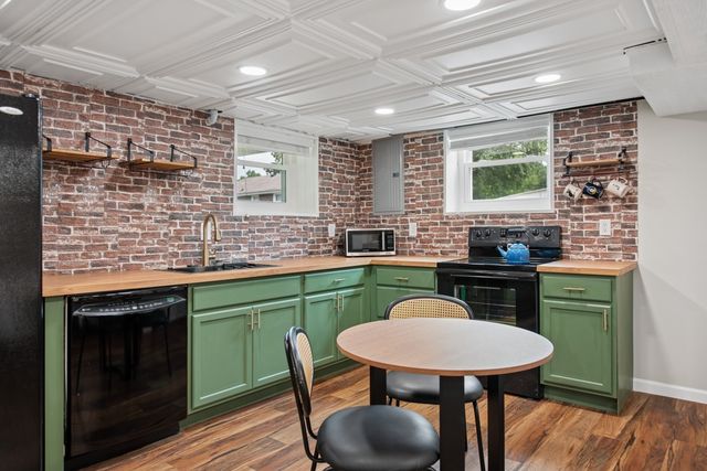 7965 Sawyer Brown Rd, Nashville, TN 37221