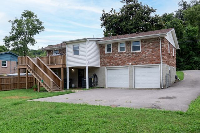 7965 Sawyer Brown Rd, Nashville, TN 37221