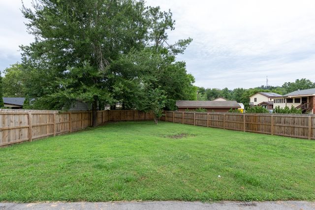 7965 Sawyer Brown Rd, Nashville, TN 37221