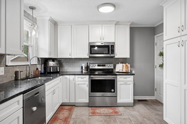 7965 Sawyer Brown Rd, Nashville, TN 37221