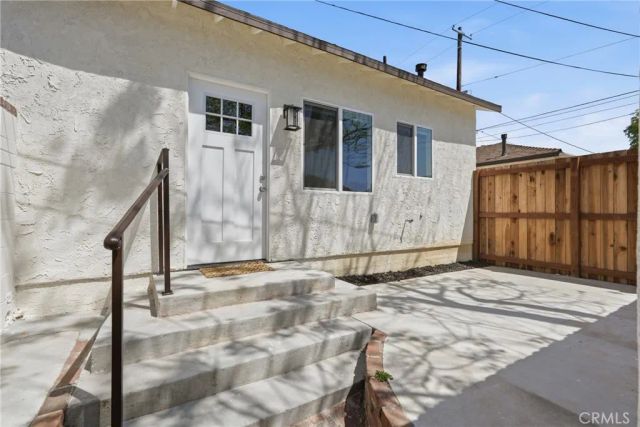 8155 Genesta, Lake Balboa, CA 91406