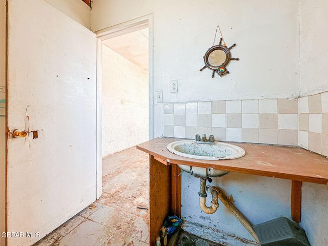 4024 CHURCH Avenue, El Paso, TX 79930