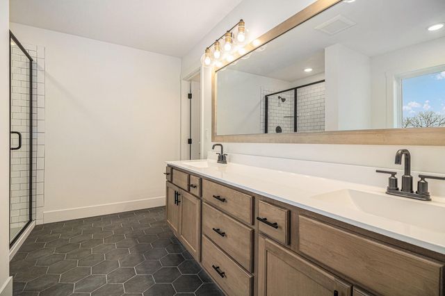 7946 Snow View Drive Se, Caledonia Twp, MI 49302