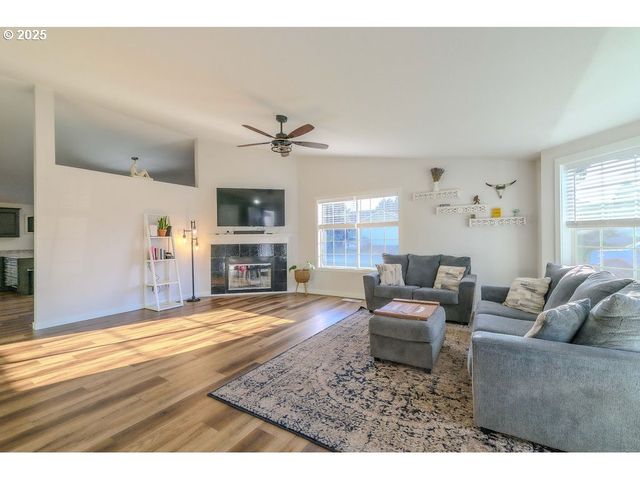 1600 Nw 3RD St, Battle Ground, WA 98604