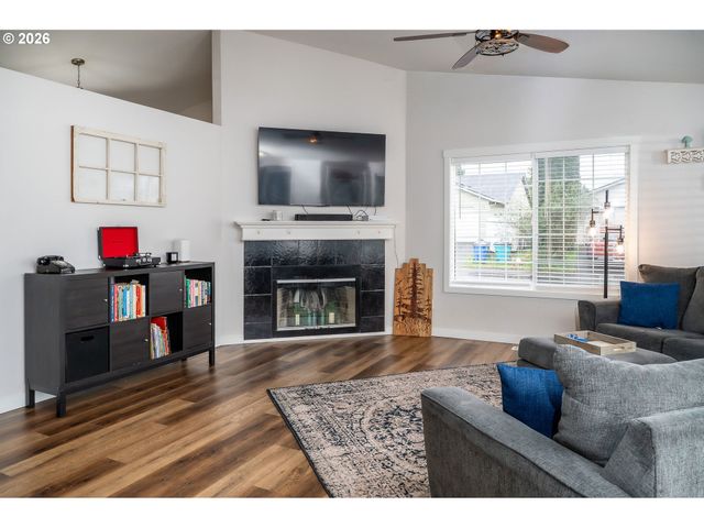 1600 Nw 3RD St, Battle Ground, WA 98604