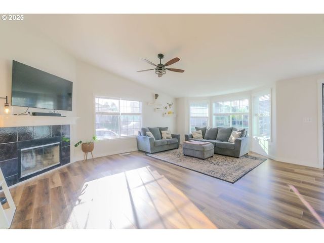 1600 Nw 3RD St, Battle Ground, WA 98604