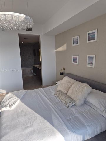 88 SW 7th St 3006, Miami, FL 33130