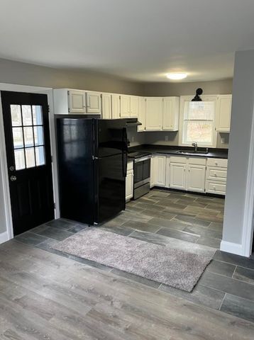 13 Bullard Street, Hartford, VT 05001