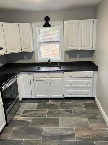 13 Bullard Street, Hartford, VT 05001