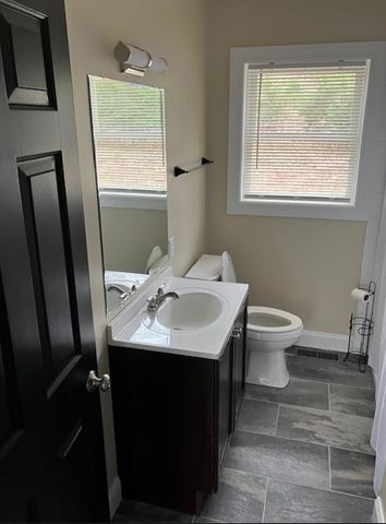 13 Bullard Street, Hartford, VT 05001