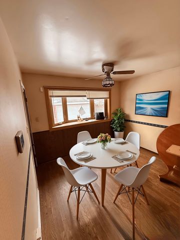 18136 Oakwood Avenue, Lansing, IL 60438