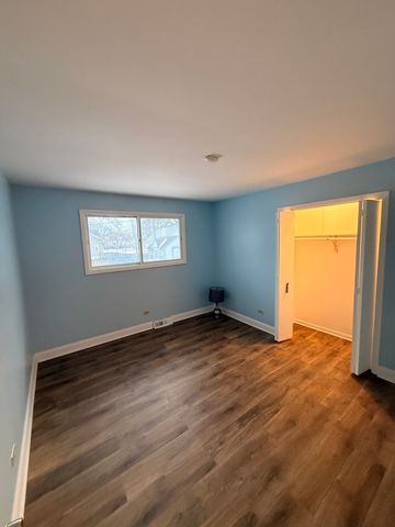 18136 Oakwood Avenue, Lansing, IL 60438