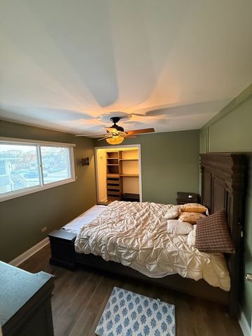 18136 Oakwood Avenue, Lansing, IL 60438